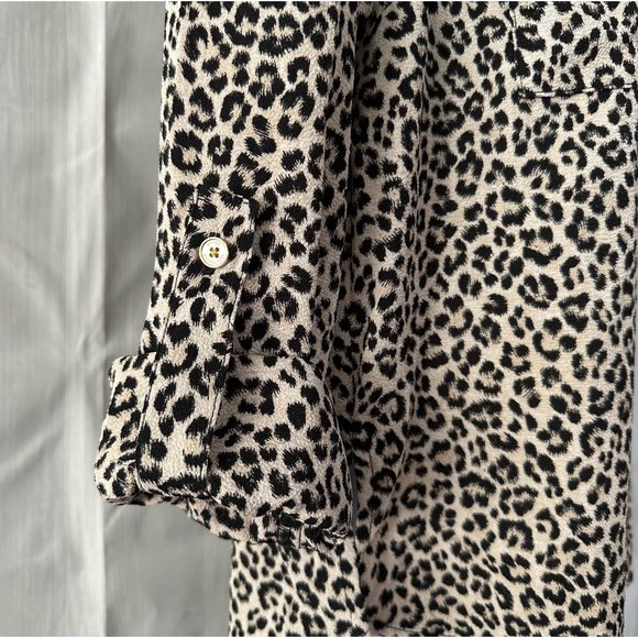 Michael Kors Womens Long Sleeve Blouse Front Pockets Zipper neck front Animal Pr - Picture 5 of 7